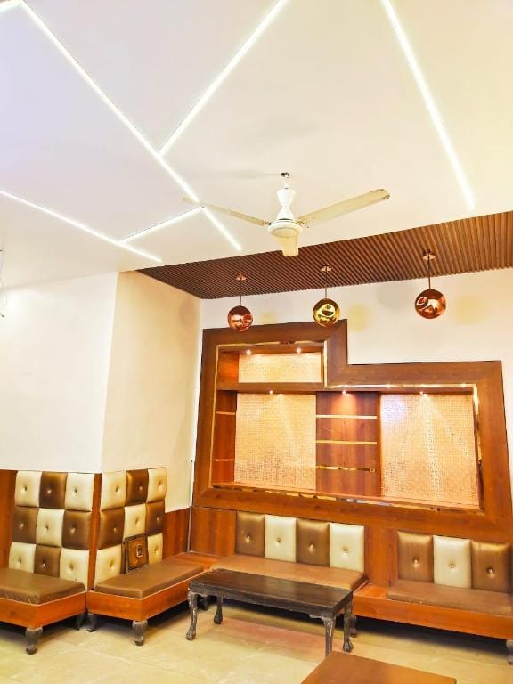 Hotel Revoli Hotel in Punjab, India