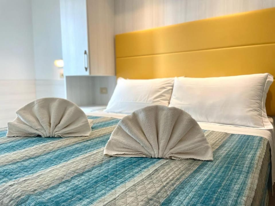 Hotel Crystal con Piscina Estiva Privata - SPIAGGIA INCLUSA con Formula All Inclusive Hotel in Emilia-Romagna