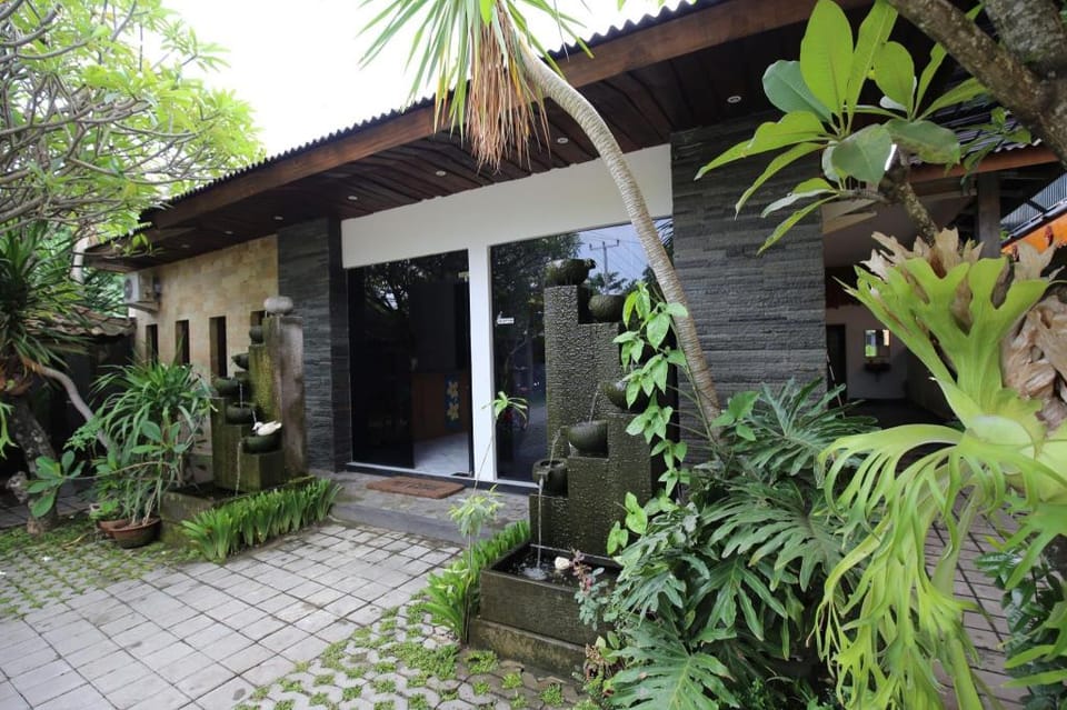 Adhya Guest House Bed and Breakfast in West Nusa Tenggara, Indonesia