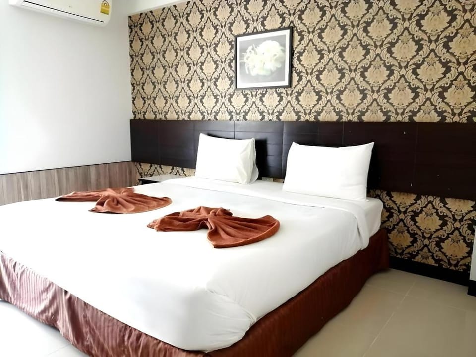 Grand Pruksa Siri Apartment Hotel in Laos