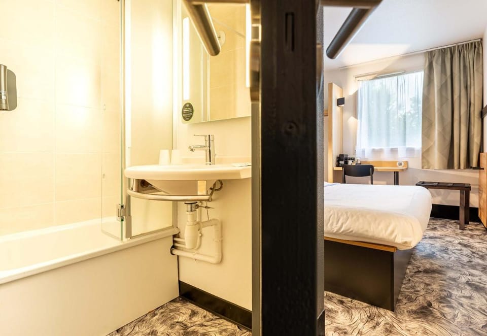 B&B HOTEL Nantes Atlantis Le Zenith Hotel in Saint-Herblain