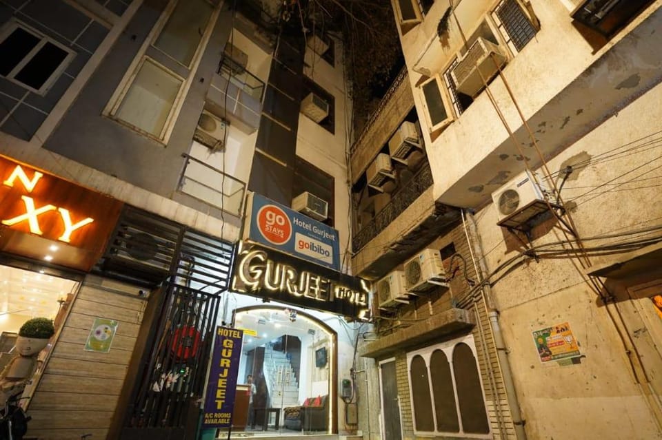 Gurjeet Hotel by Urban Galaxy near Golden Temple Hotel in Punjab, India
