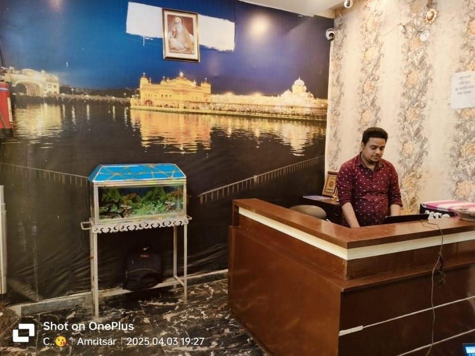 Gurjeet Hotel by Urban Galaxy near Golden Temple Hotel in Punjab, India
