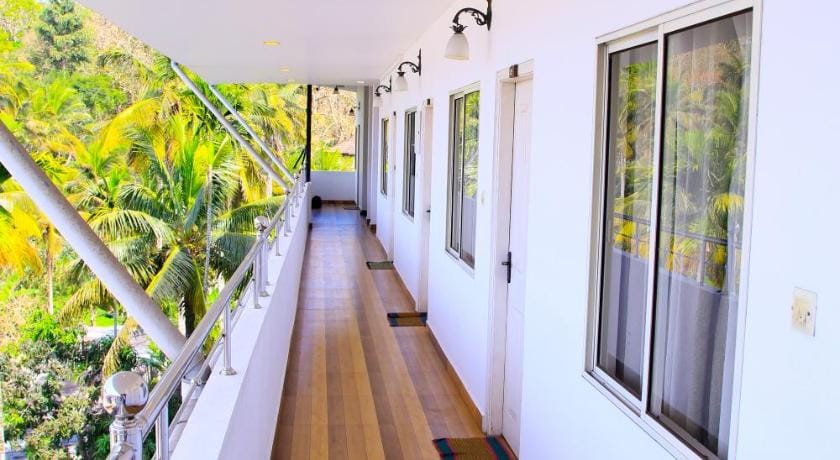 Hotel Highrange Plaza Bed and Breakfast in Kerala