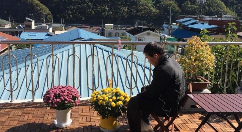 Us on earth Bed and Breakfast in South Korea