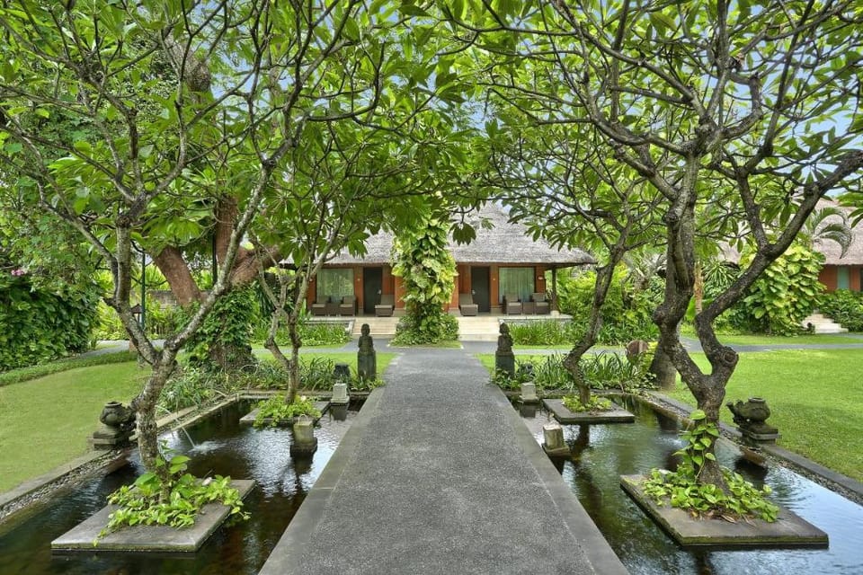 Legian Beach Villas Hotel in Kuta