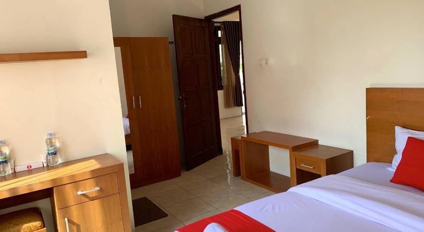 Super OYO 250 De'gadri Ndalem Hotel in Special Region of Yogyakarta