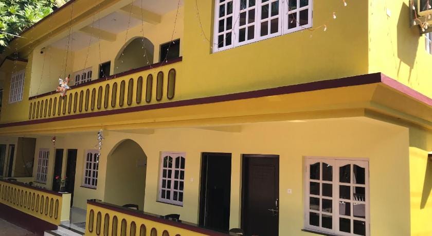 All Seasons Guest House Bogmalo Bed and Breakfast in Goa, India