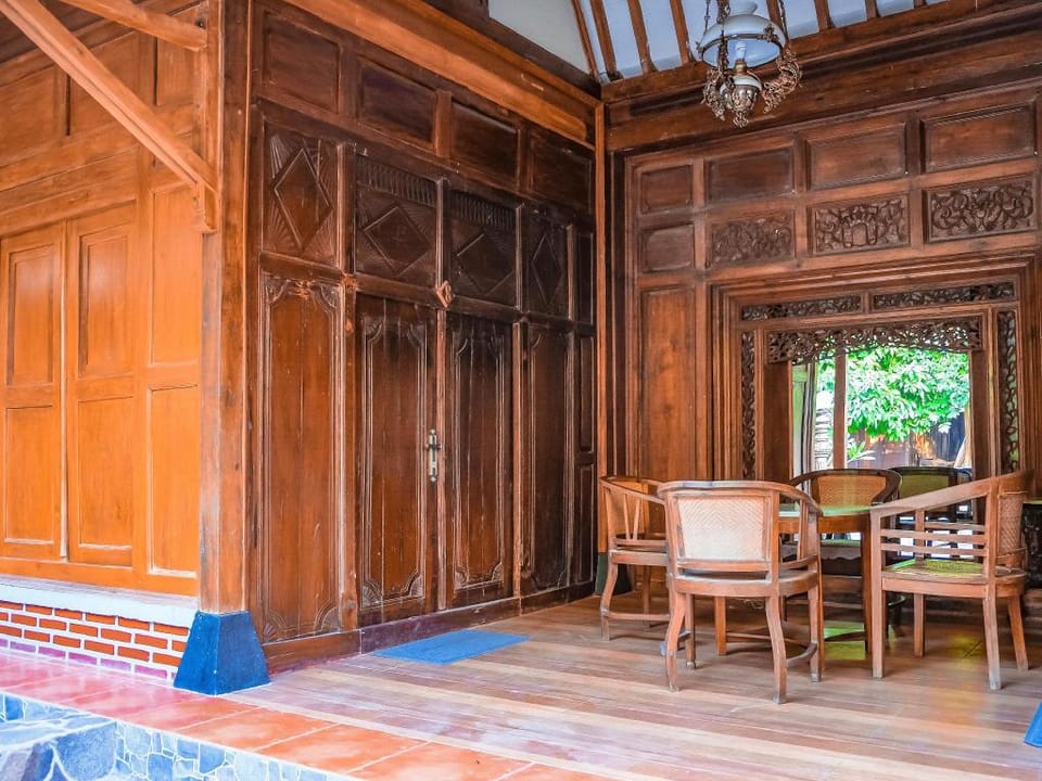 Pendhapa Art Space - PAS Limasan Homestay Bed and Breakfast in Yogyakarta