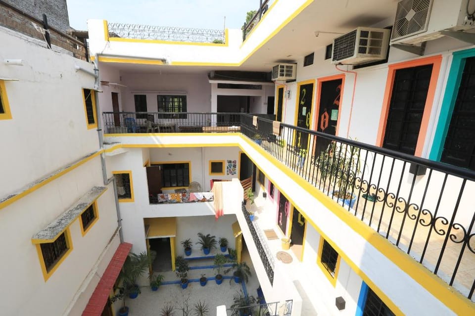 HosteLaVie Varanasi Hotel in Varanasi