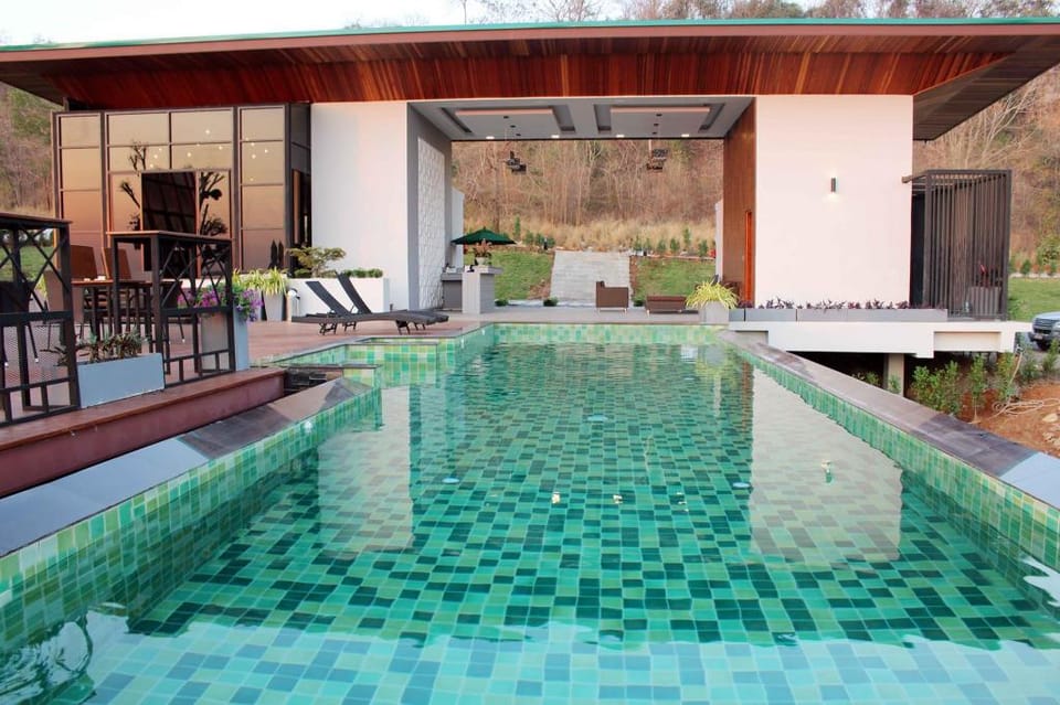 Phurapee Pakchong Resort in Laos