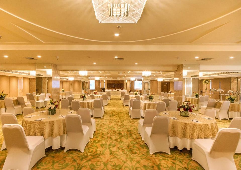 Deventure Sarovar Portico Kapashera Hotel in Gurugram