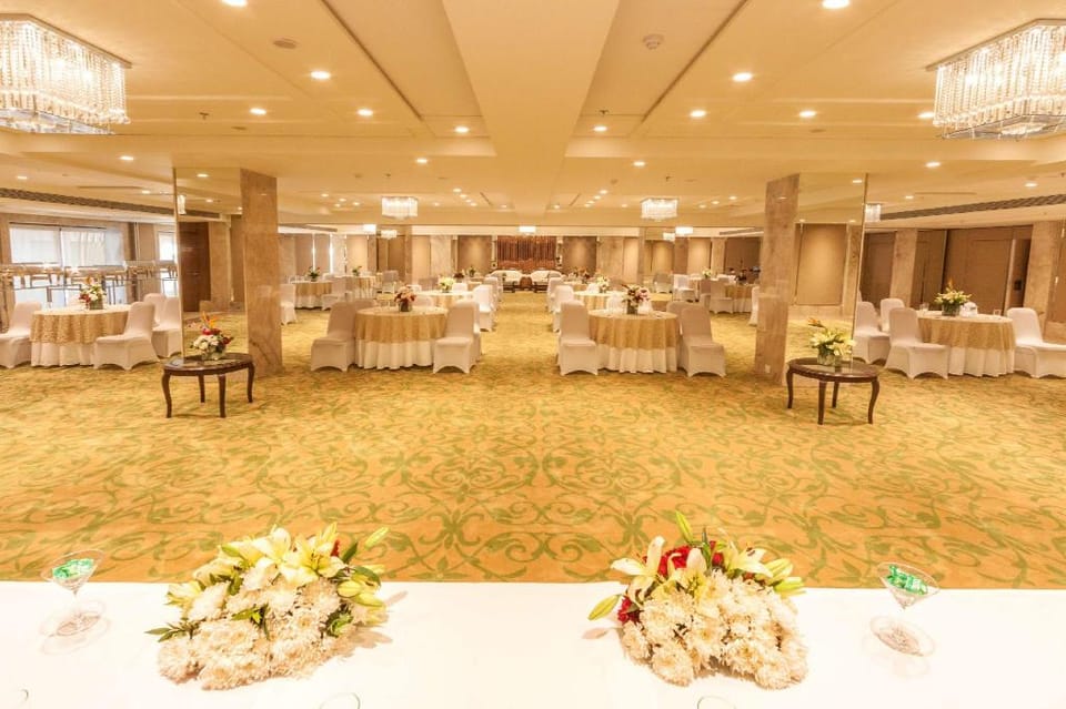 Deventure Sarovar Portico Kapashera Hotel in Gurugram