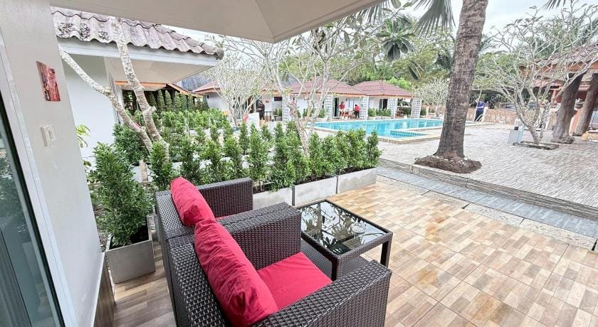 All Times Pool Villa Hotel in Surat Thani Changwat