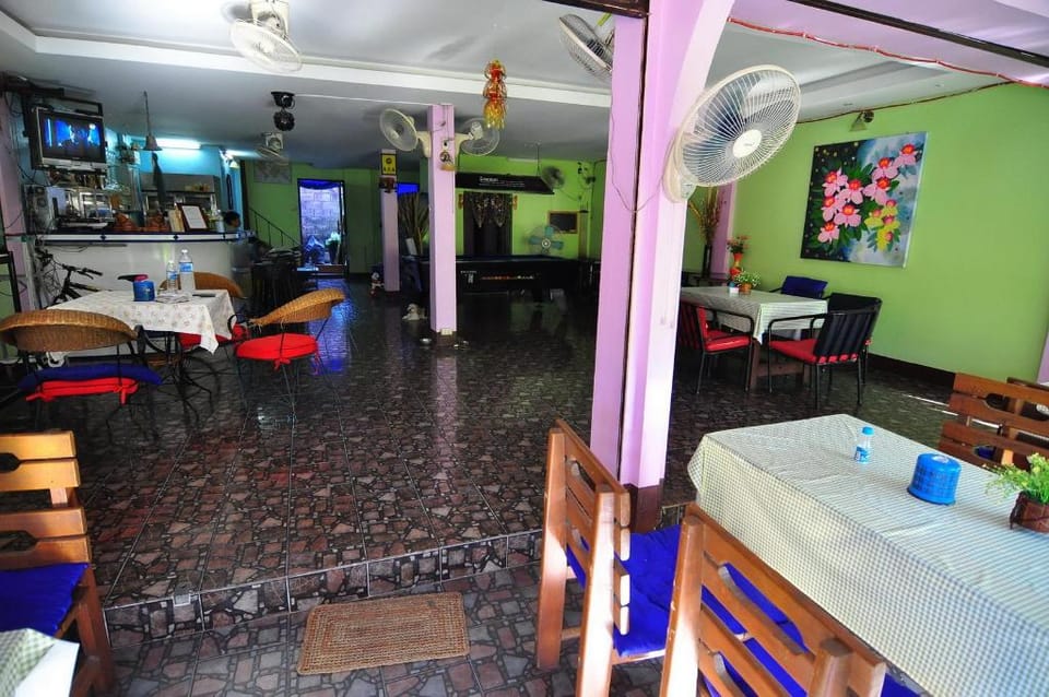 Bluewhale Guesthouse Hotel in Pattaya City