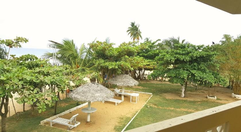 Sea View Beach Hotel Hotel in Sri Lanka