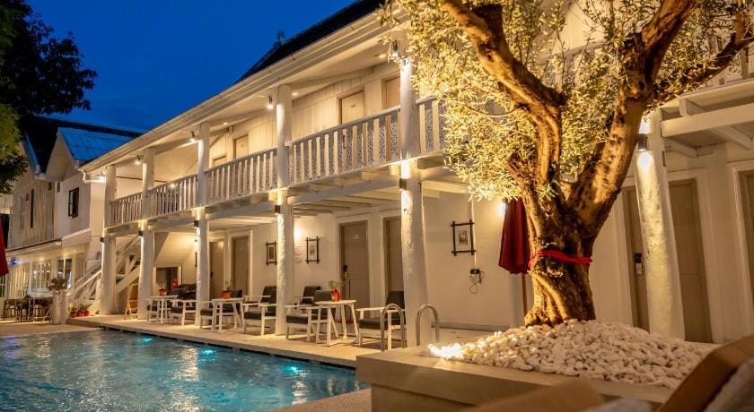 Apple2 Guesthouse Bed and Breakfast in Luang Prabang