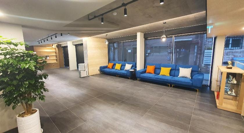 Yolo Guest House Bed and Breakfast in Seoul