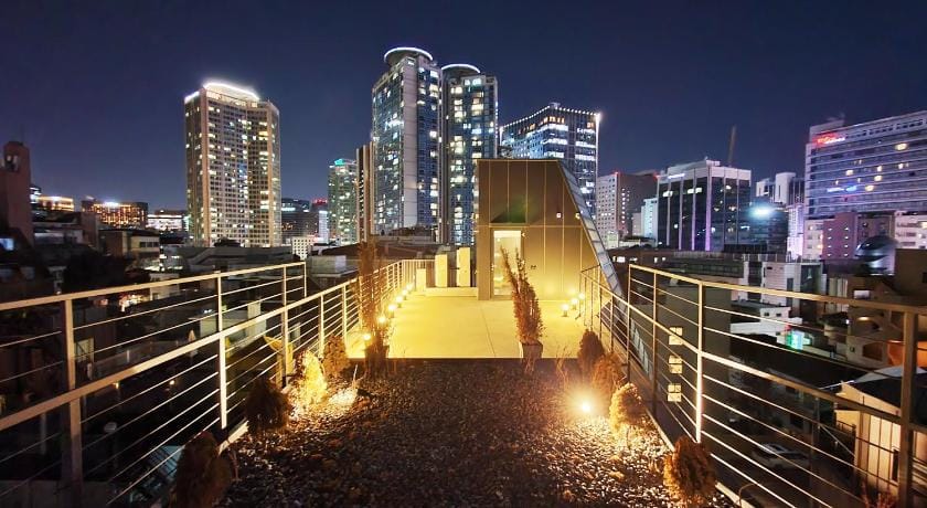 Yolo Guest House Bed and Breakfast in Seoul