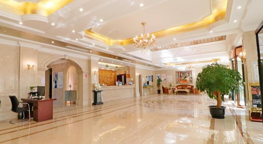 Vienna International Hotel Shanghai Hongqiao Airport International Exhibition Center Jizhai Road Hotel in Shanghai