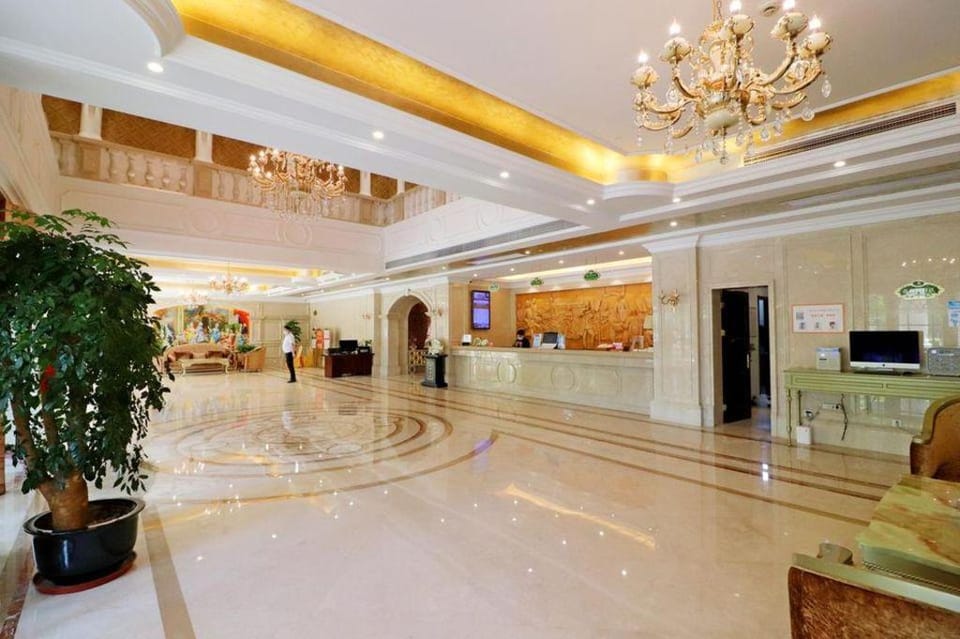 Vienna International Hotel Shanghai Hongqiao Airport International Exhibition Center Jizhai Road Hotel in Shanghai