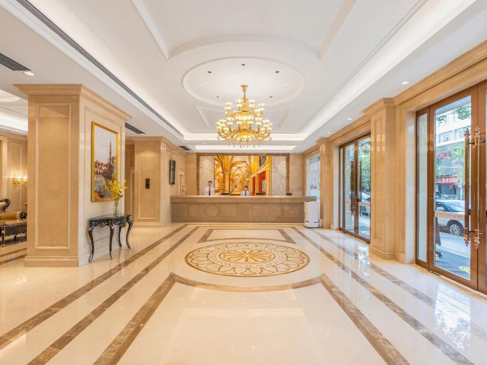 Vienna Hotel Chaozhou Ancient City West Lake Hotel in Fujian