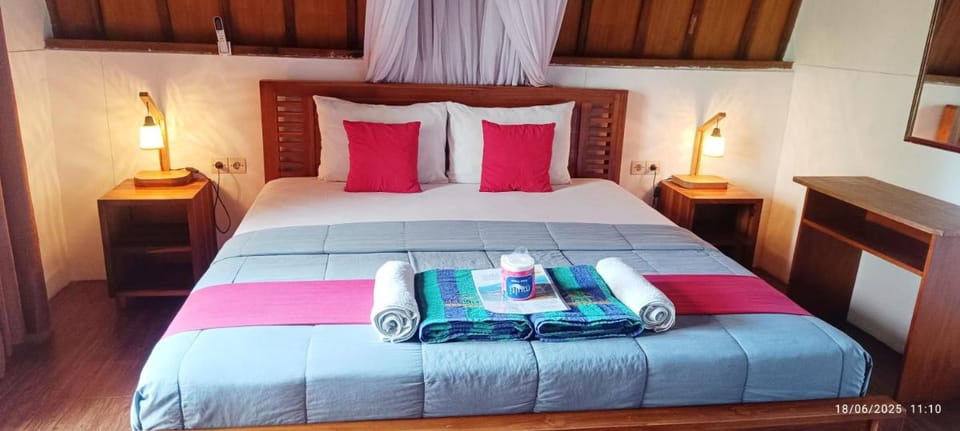 Uki village bungalows Bed and Breakfast in Pemenang