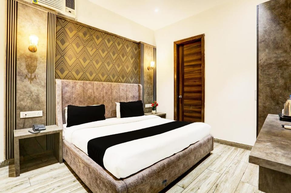 Super Collection O Amritsar Near Bus Stand Hotel in Punjab, India