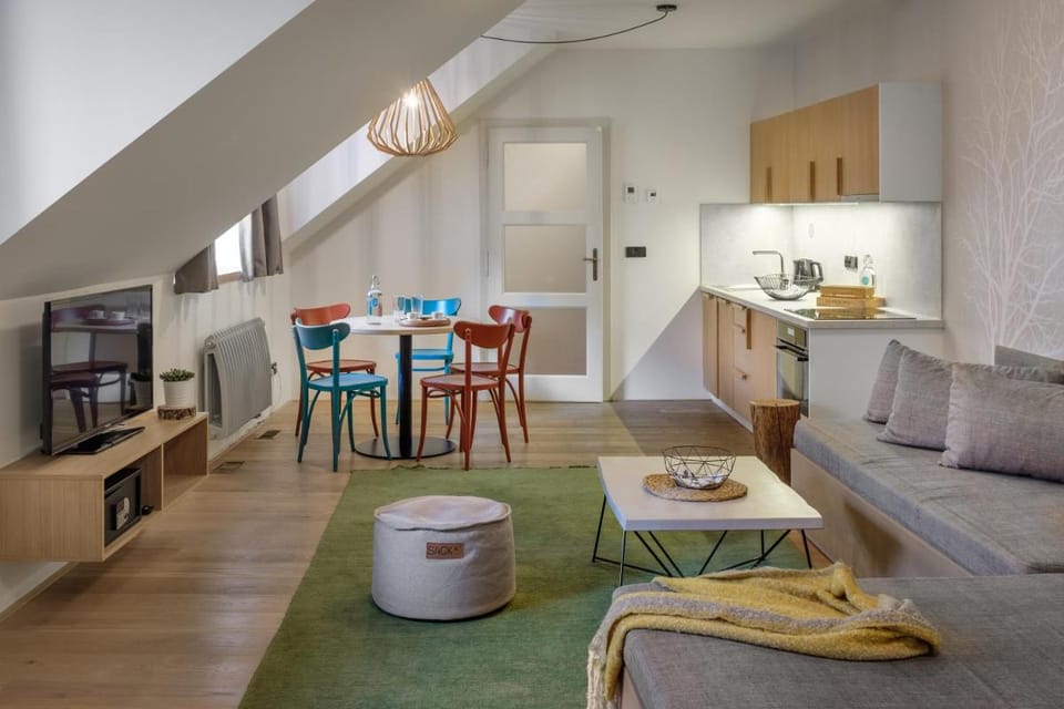 4 Trees Apartments by Adrez Apartment in Prague