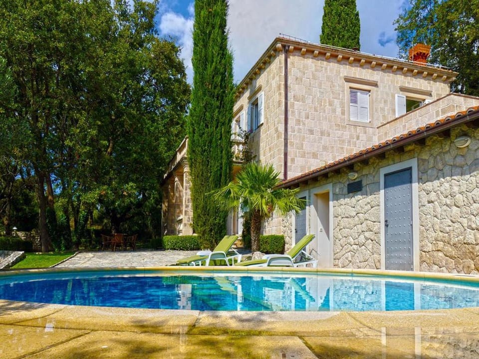 Villa in Čilipi near Dubrovnik with Pool Villa in Dubrovnik-Neretva County