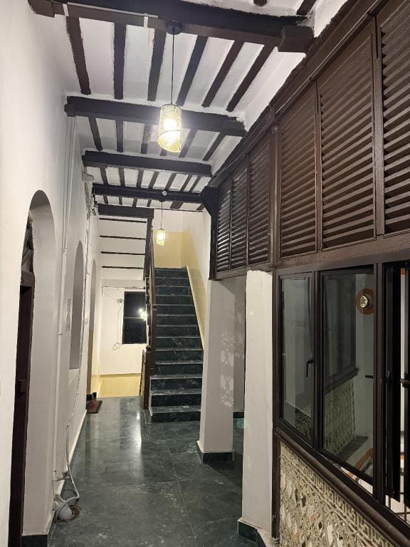 SHAW GUEST HOUSE Bed and Breakfast in Kolkata