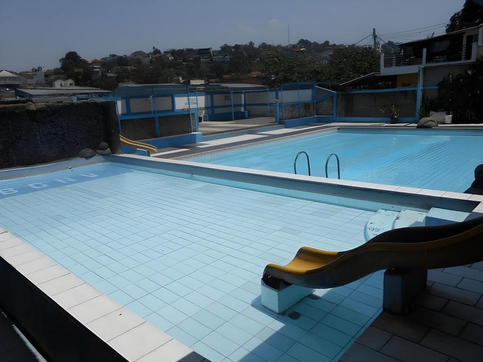 Rumah Syariah & Kolam Renang Bugenville Guesthouse Hotel in Bandung
