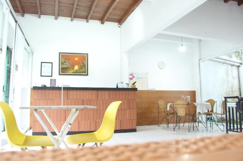 Rumah Syariah & Kolam Renang Bugenville Guesthouse Hotel in Bandung