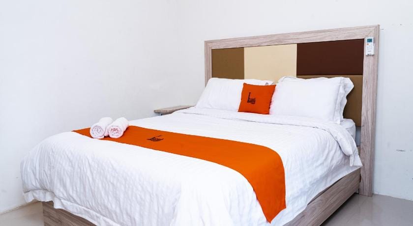 RedDoorz near Exit Toll Bogor Bed and Breakfast in West Java