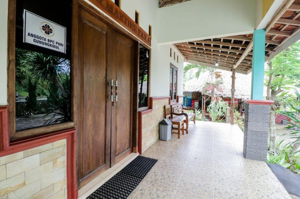 Rock Garden Homestay & Resto Vacation rental in Special Region of Yogyakarta