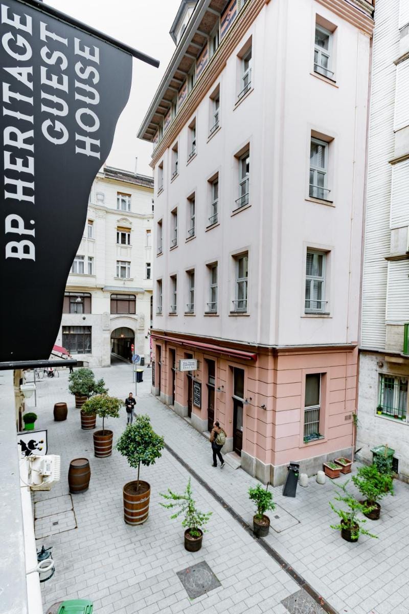 Budapest Griffin Guest House Bed and Breakfast in Budapest
