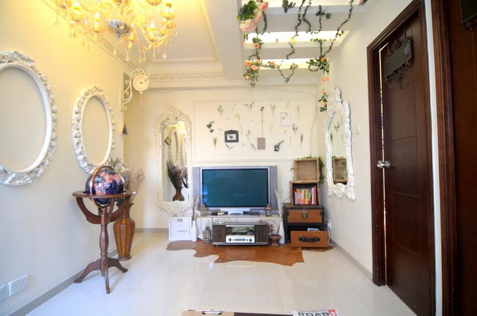 CT Garden By The Bay Theme Room Apartment in Hong Kong