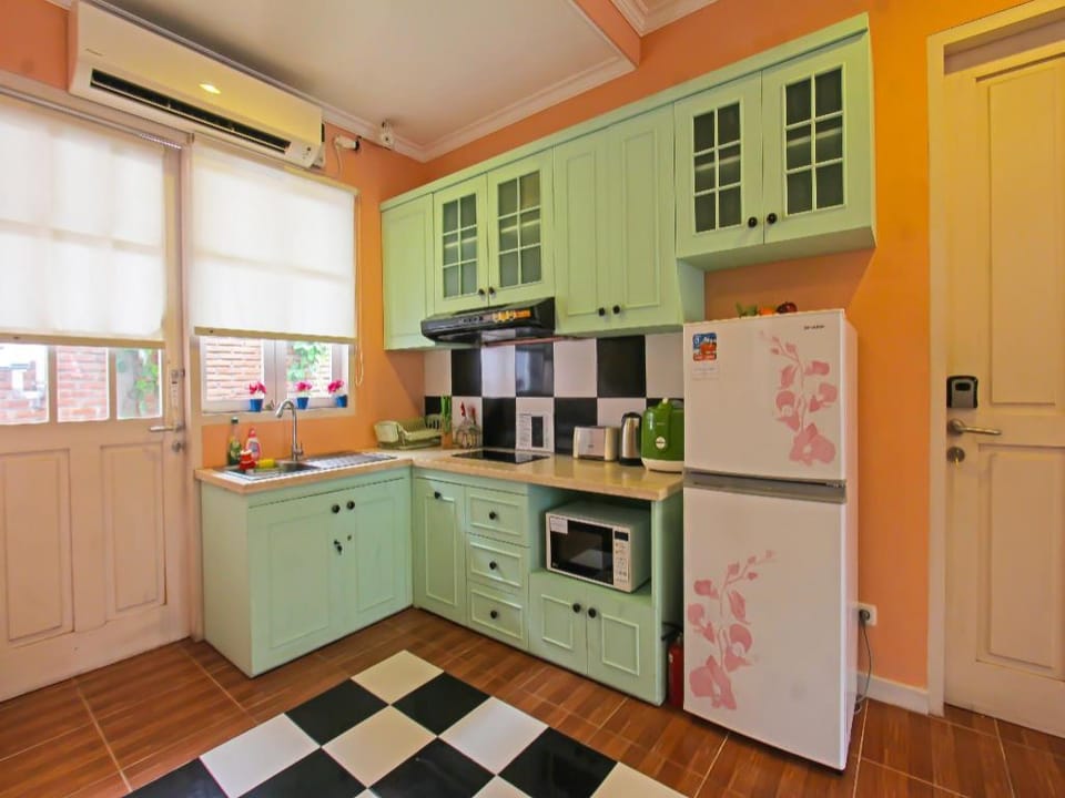 Capital O 92559 Sweet Peach House Hotel in Batu Layar