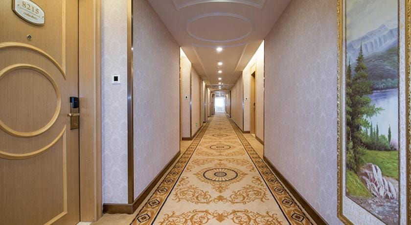 Vienna Hotel Guangzhou Panyu Changlong Jinjiang Avenue Hotel in Guangzhou