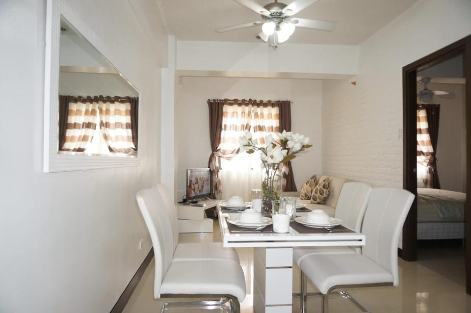 Pinecrest 1BR w/ Free Wifi & Parking near NAIA T3  Apartment in Pasay