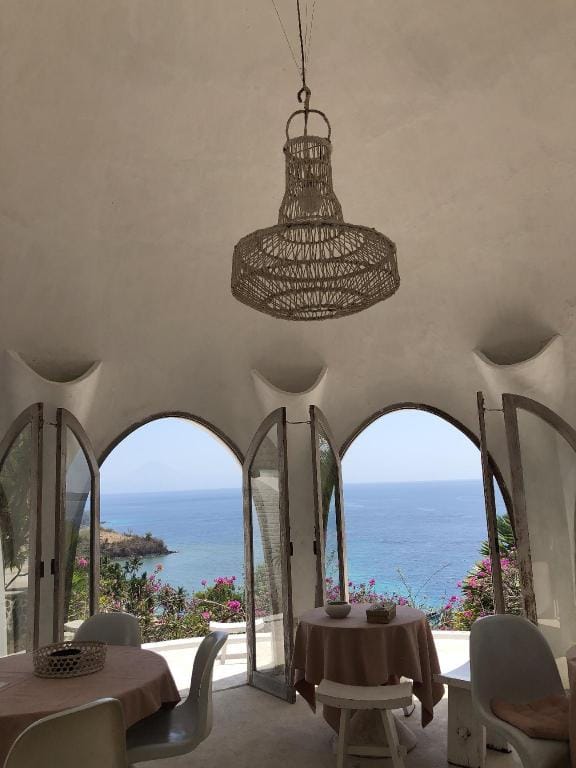 Mentigi Bay Dome Villa  Lombok Hotel in Pemenang