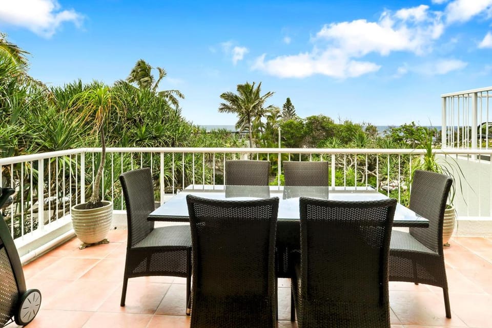 Comfortable & stylish with rooftop spa Apartment in Sunrise Beach