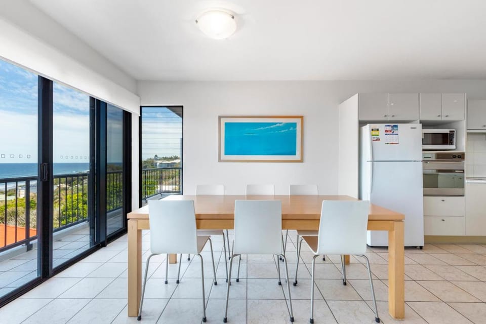 Your home from home with ocean views Apartment in Sunrise Beach