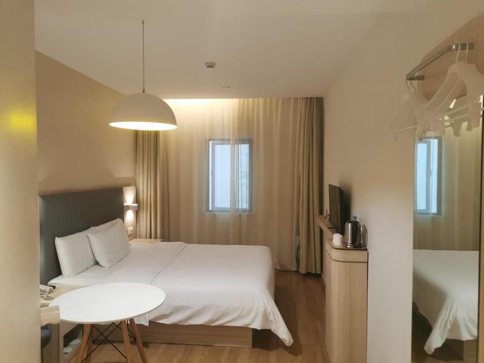 Hanting Hotel Jiaxing Xiuzhou Avenue Hotel in Suzhou