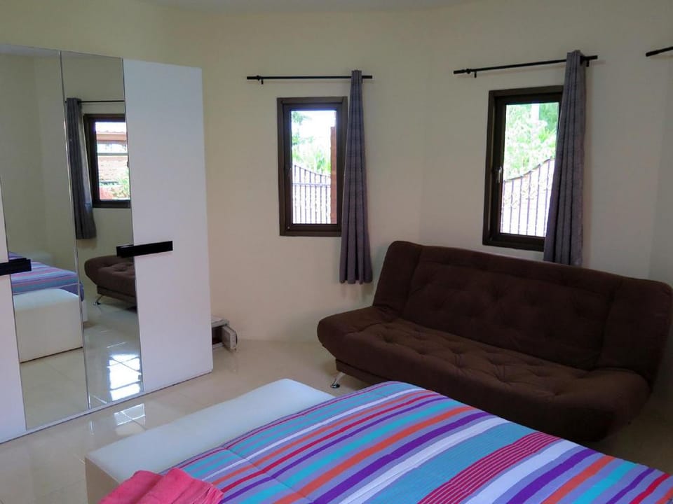 GARDEN VILLA - PATTAYA HOLIDAY HOUSE  Villa in Pattaya City