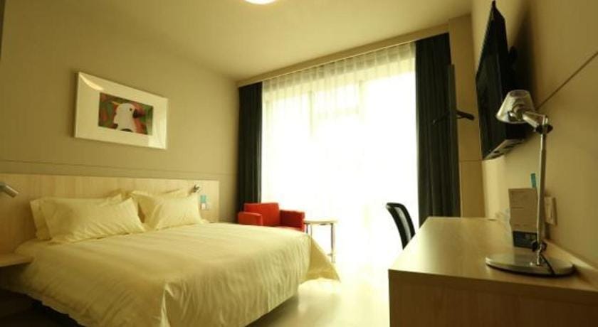 Jinjiang Inn Anyang Linzhou Hongqiqu Street Municipal Government Branch Hotel in China