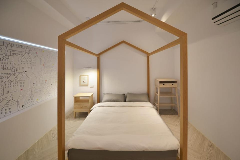 In Style House-4F Double Room/ Shared Bathroom Vacation rental in Kaohsiung