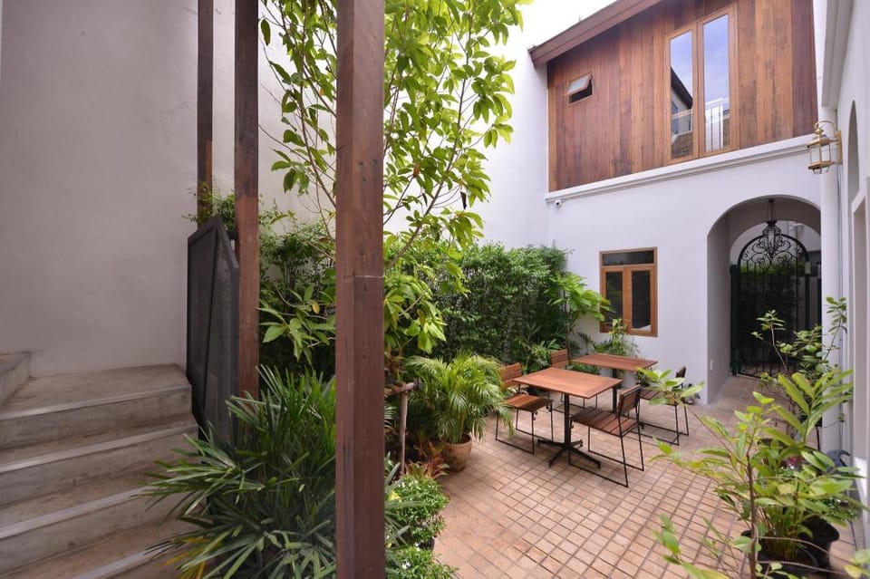 Neighbor Phuthon Bed and Breakfast in Bangkok