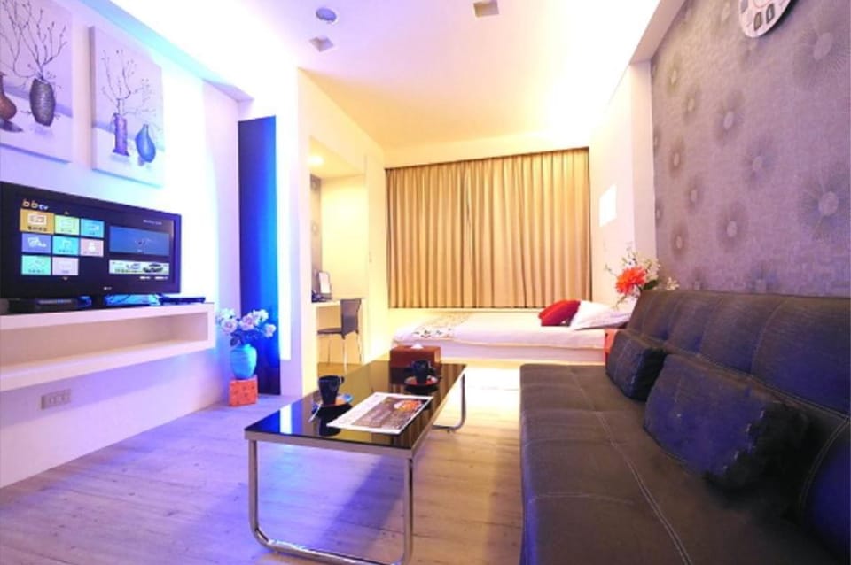 near MRT Sanduo garden double A-85大樓-海角月租套房 Vacation rental in Kaohsiung