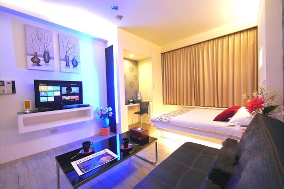 near MRT Sanduo garden double A-85大樓-海角月租套房 Vacation rental in Kaohsiung